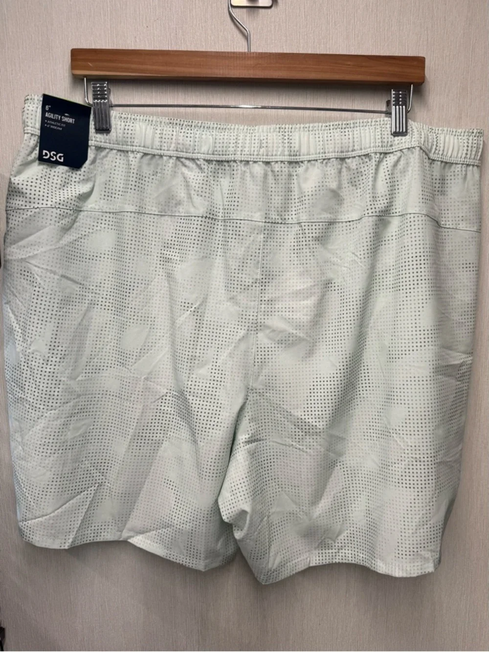 NWT DSG Men’s 6” Agility Woven Shorts Mint Candy Dot Ombre, Size XXL